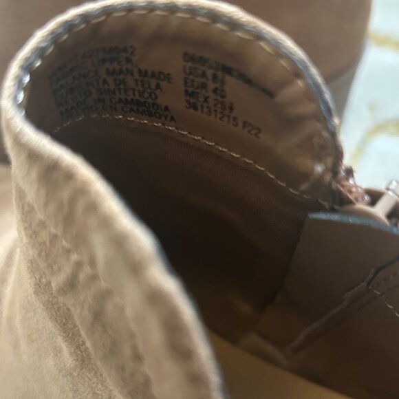 Time and Tru Women's Beige/Tan Faux Suede Ankle Boots Side Zip Size 8.5 - Picture 7 of 7